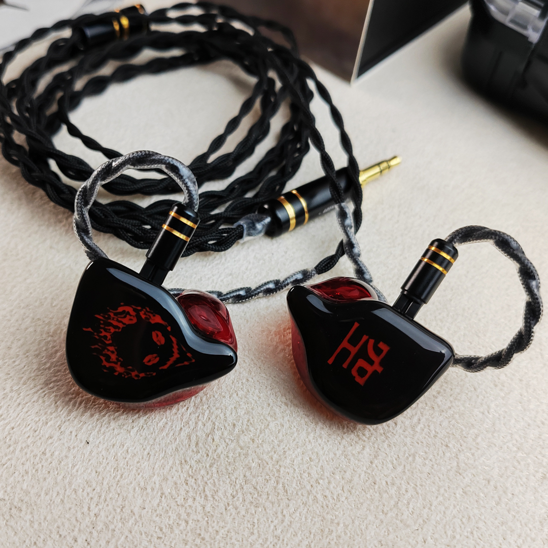 Custom IEM 4